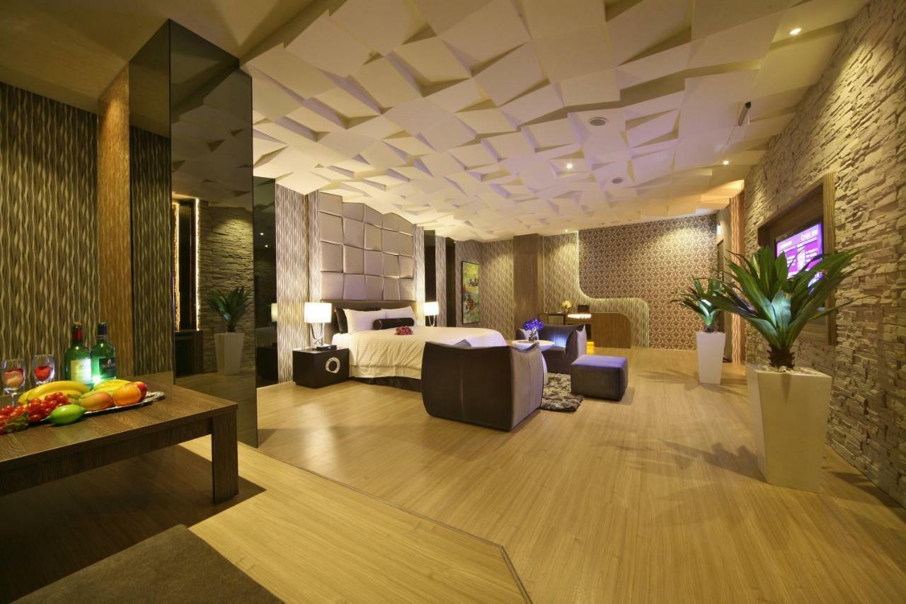 Doule Motel Taichung Exterior foto