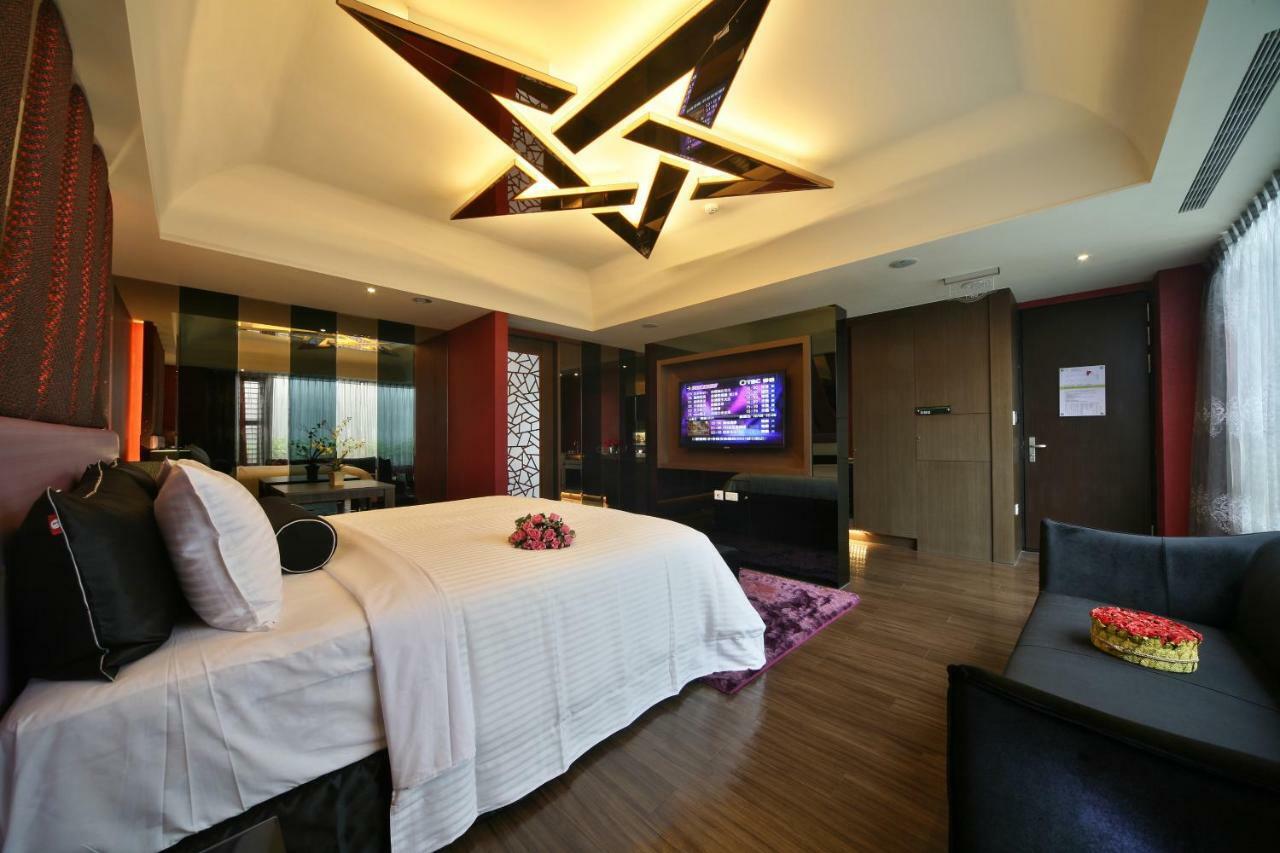 Doule Motel Taichung Exterior foto