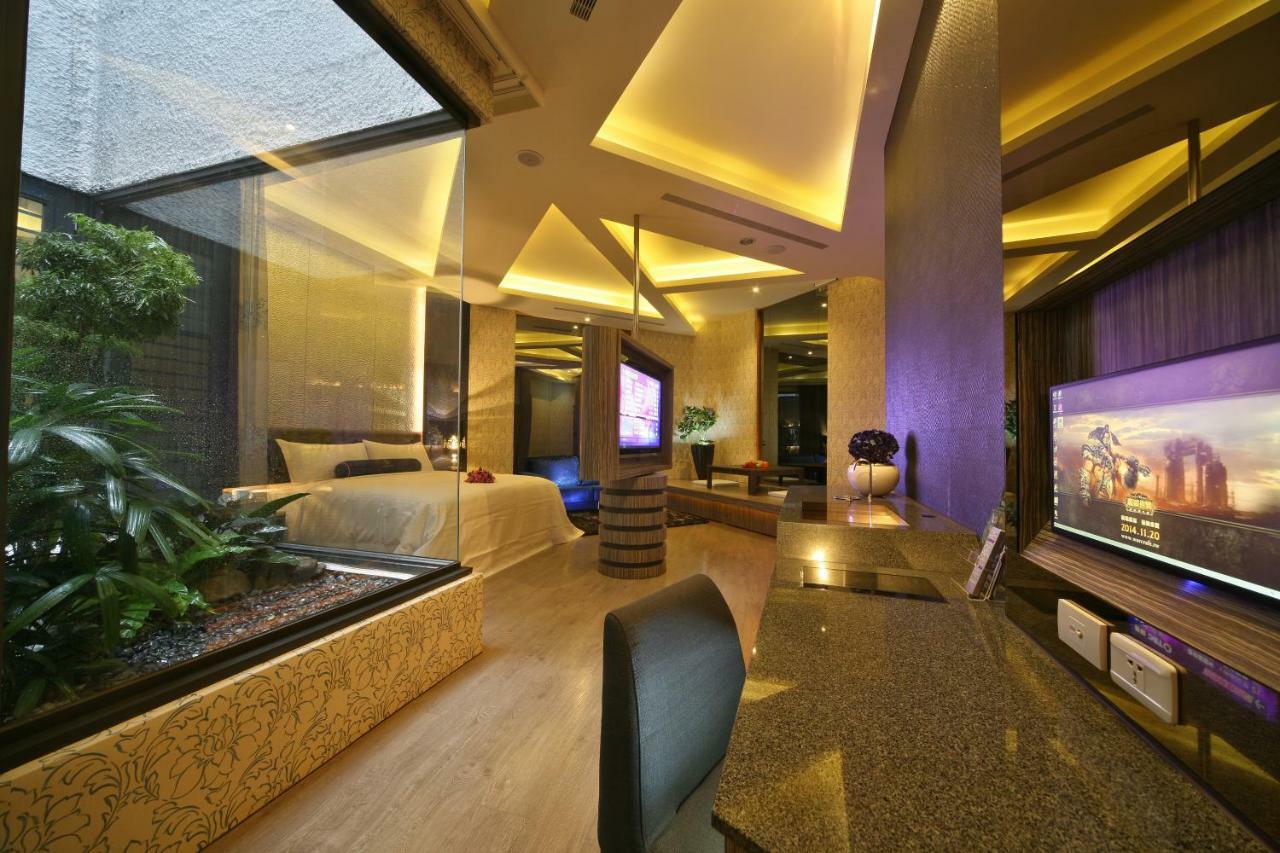 Doule Motel Taichung Exterior foto