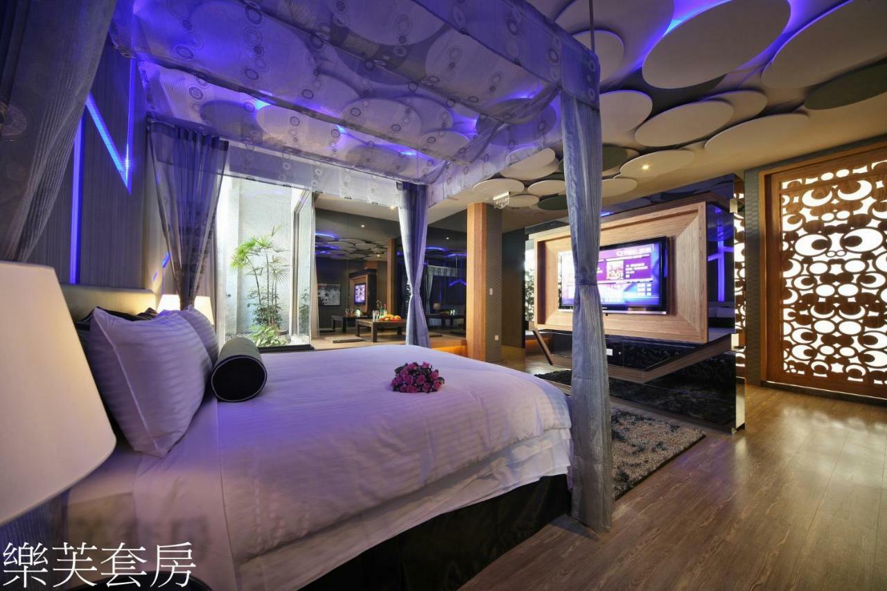 Doule Motel Taichung Exterior foto