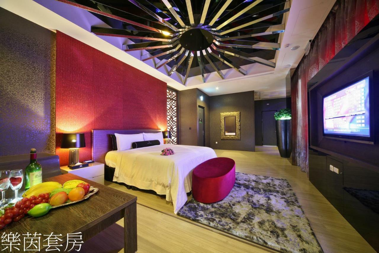 Doule Motel Taichung Exterior foto