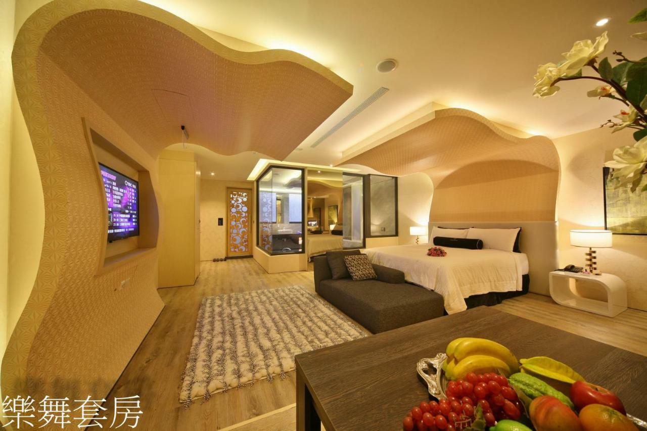 Doule Motel Taichung Exterior foto