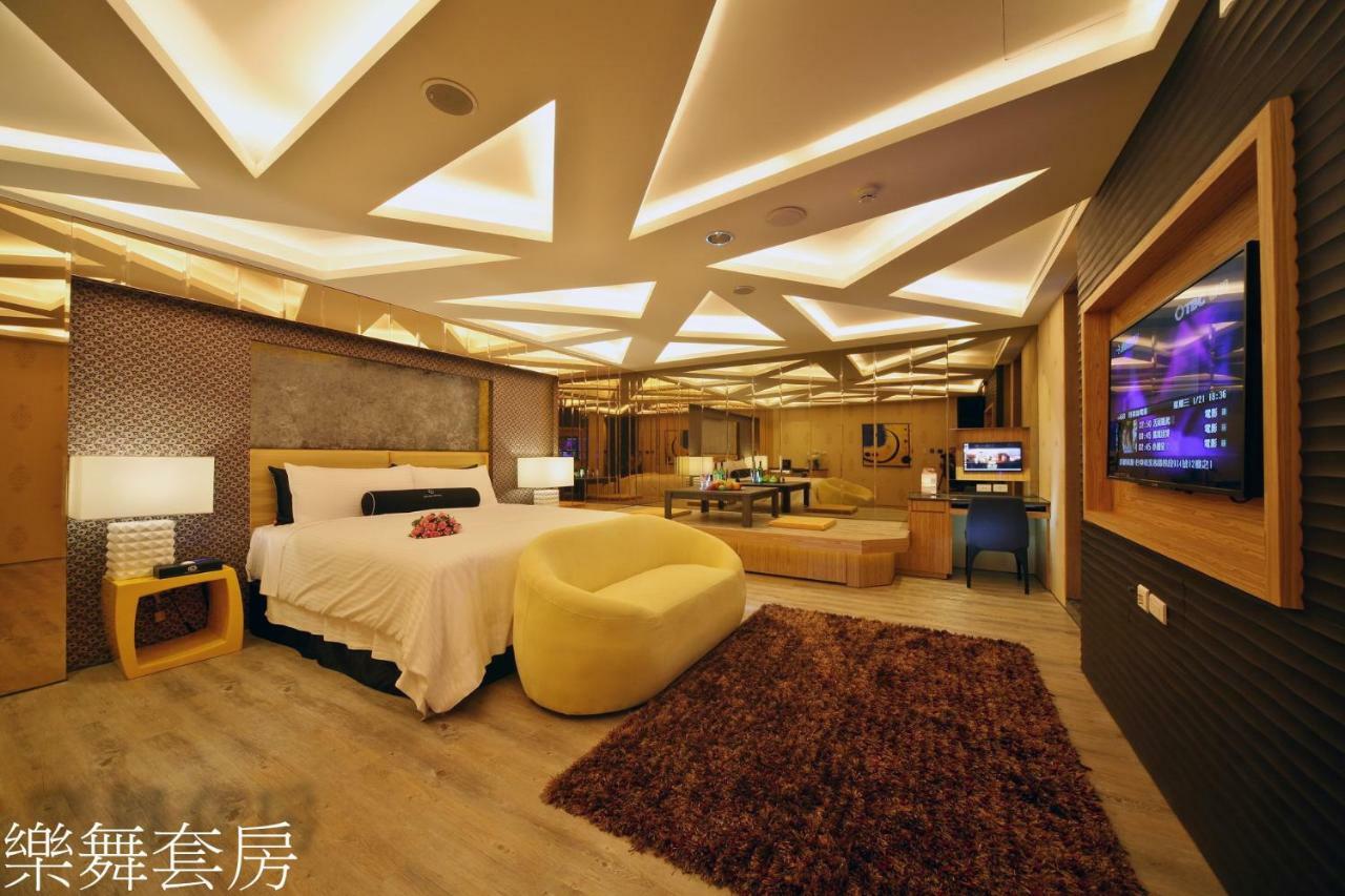 Doule Motel Taichung Exterior foto