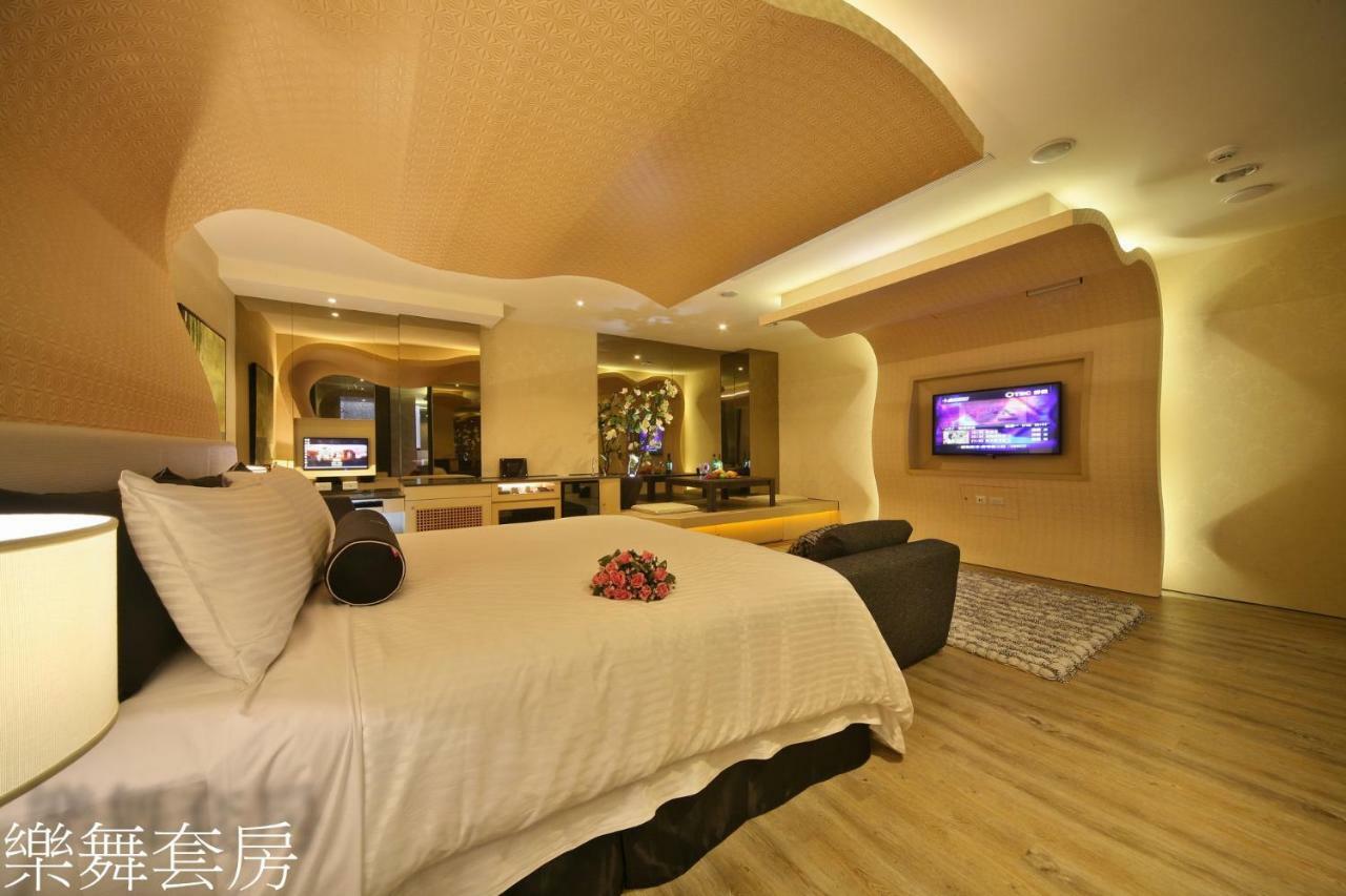 Doule Motel Taichung Exterior foto