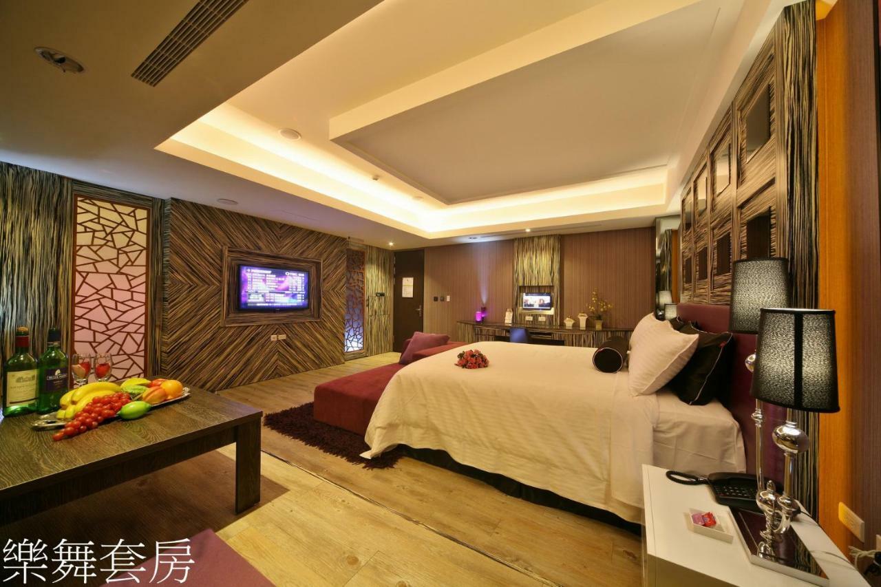 Doule Motel Taichung Exterior foto