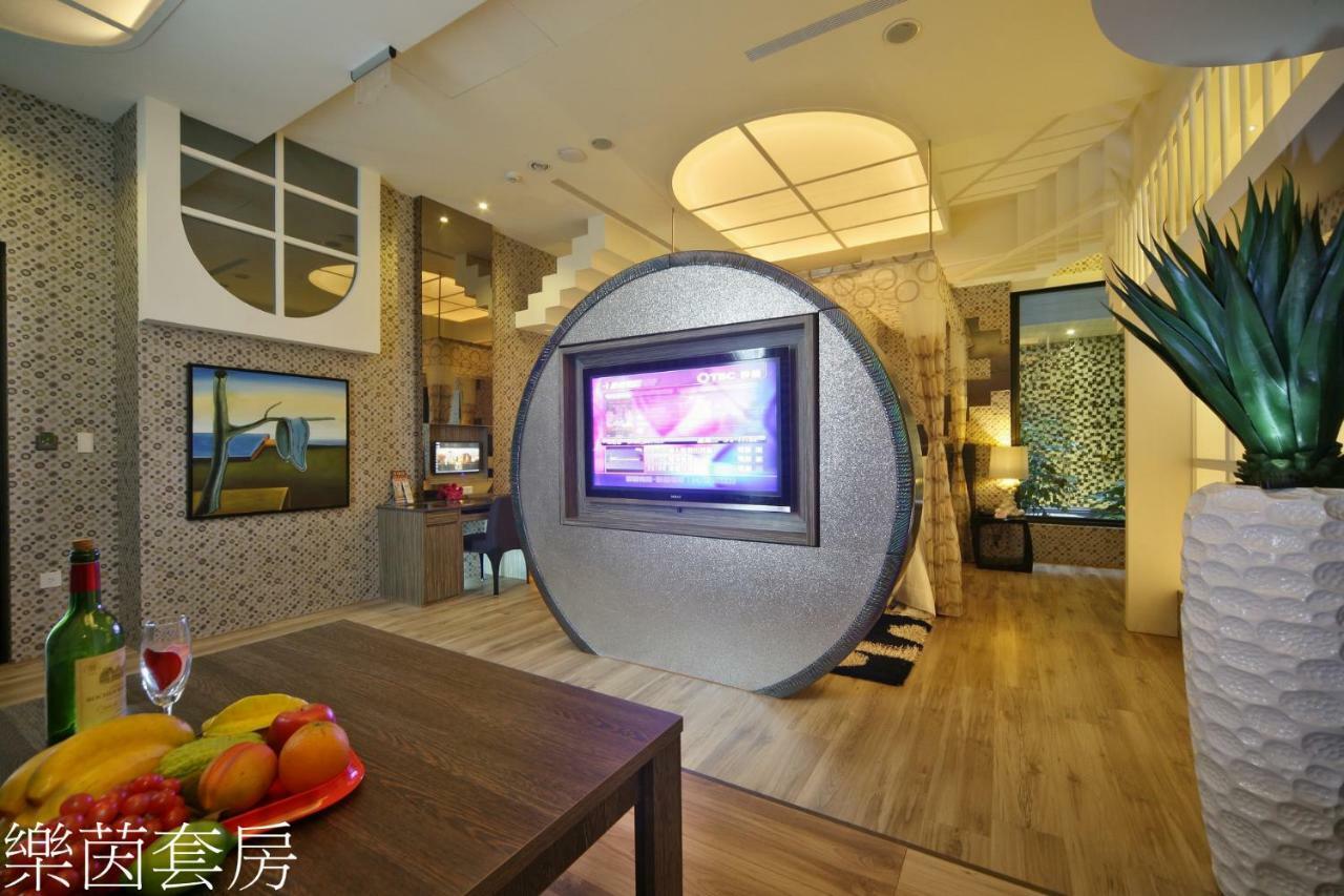 Doule Motel Taichung Exterior foto