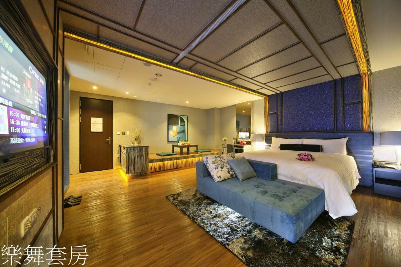 Doule Motel Taichung Exterior foto
